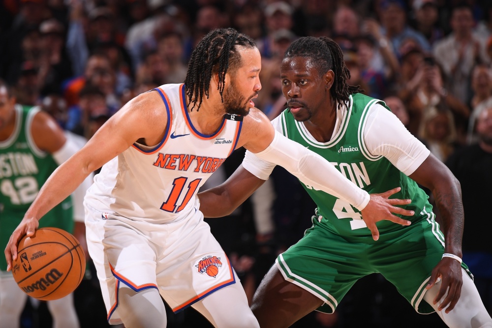 关于加时末段突围战来临，纽约尼克斯围绕NBA常规赛篮板制胜，媒体盛赞，细节决定成败的信息